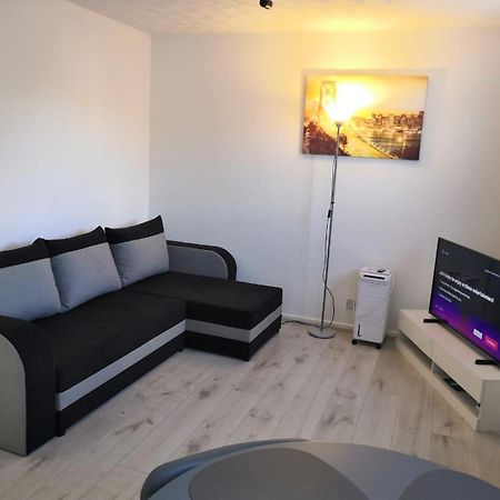 Delight Apartment, Close To Excel, London City Airport & O2! ภายนอก รูปภาพ