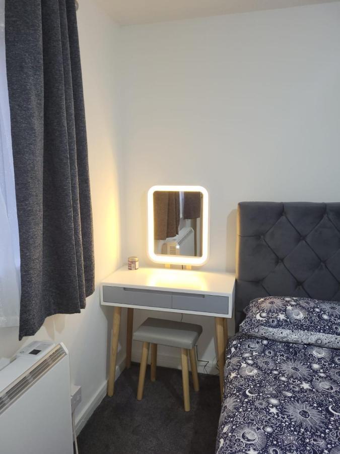 Delight Apartment, Close To Excel, London City Airport & O2! ภายนอก รูปภาพ